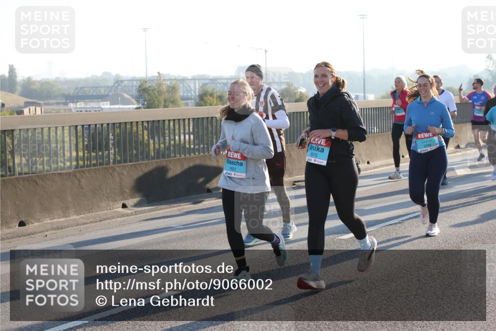 03.10.2025 - Köhlbrandbrückenlauf Lena Gebhardt http://msf.ph/oto/9066002 03.10.2025 09:22:53 Position 1 1831, 2670, 065, 3788 meine-sportfotos.de