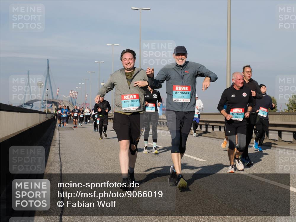 03.10.2025 - Köhlbrandbrückenlauf Fabian Wolf http://msf.ph/oto/9066019 03.10.2025 10:09:04 Position 3 2326, 2325, 3129 meine-sportfotos.de