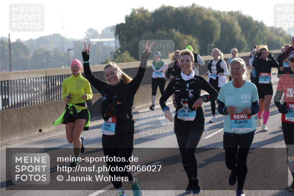 03.10.2025 - Köhlbrandbrückenlauf Jannik Wohlers http://msf.ph/oto/9066027 03.10.2025 09:27:00 Position 3 2926, 2928, 2927, 25 meine-sportfotos.de