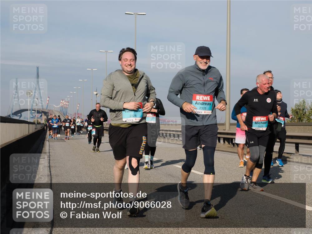 03.10.2025 - Köhlbrandbrückenlauf Fabian Wolf http://msf.ph/oto/9066028 03.10.2025 10:09:04 Position 3 2326, 2325, 3129 meine-sportfotos.de