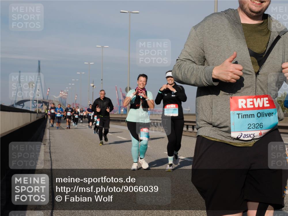 03.10.2025 - Köhlbrandbrückenlauf Fabian Wolf http://msf.ph/oto/9066039 03.10.2025 10:09:06 Position 3 217, 2326 meine-sportfotos.de