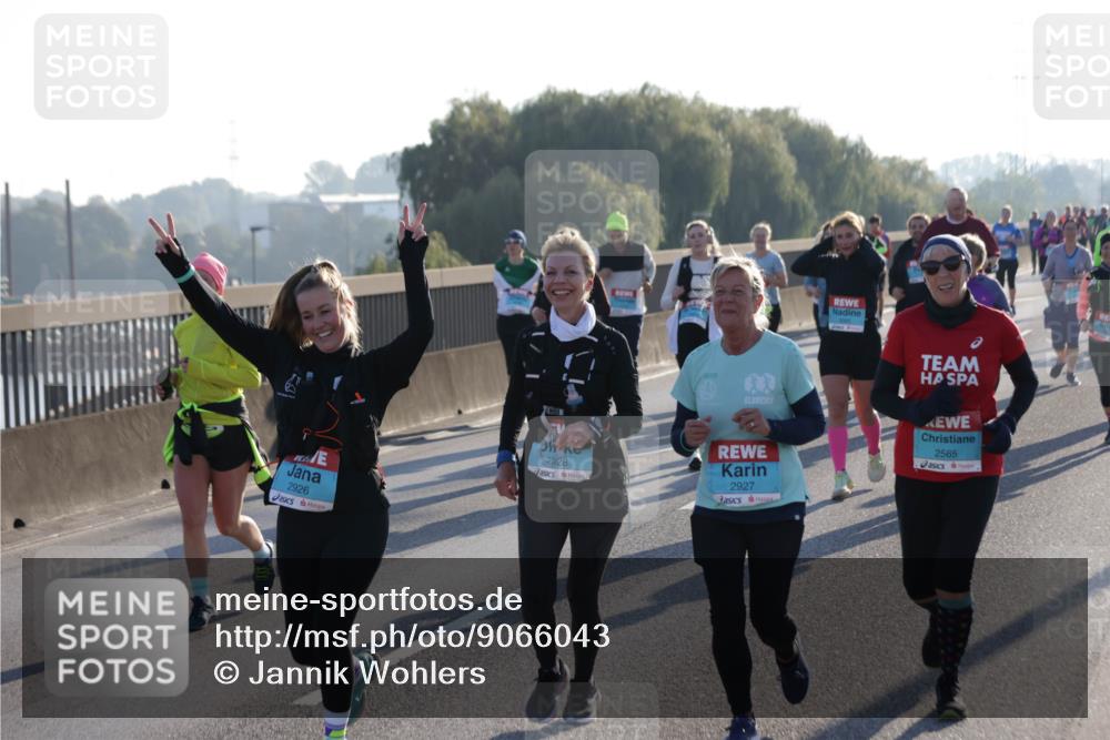 03.10.2025 - Köhlbrandbrückenlauf Jannik Wohlers http://msf.ph/oto/9066043 03.10.2025 09:27:01 Position 3 2926, 2565, 2928, 2927 meine-sportfotos.de