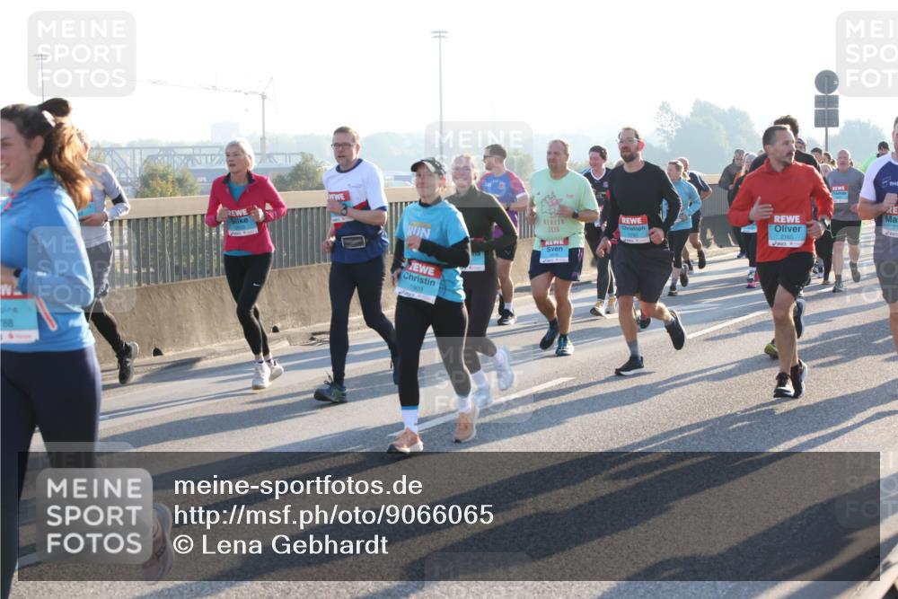 03.10.2025 - Köhlbrandbrückenlauf Lena Gebhardt http://msf.ph/oto/9066065 03.10.2025 09:22:55 Position 1 788, 2025, 2165, 1903 meine-sportfotos.de
