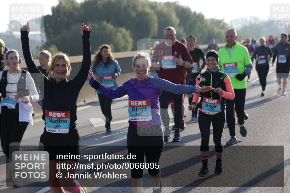 03.10.2025 - Köhlbrandbrückenlauf Jannik Wohlers http://msf.ph/oto/9066095 03.10.2025 09:27:04 Position 3 3095, 3094, 1923, 2460 meine-sportfotos.de