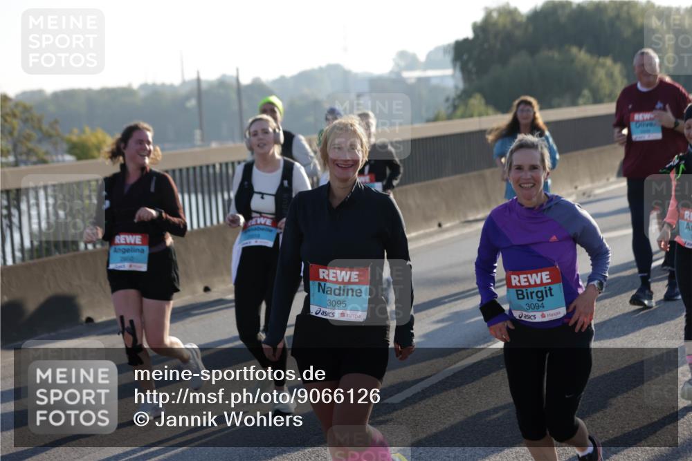 03.10.2025 - Köhlbrandbrückenlauf Jannik Wohlers http://msf.ph/oto/9066126 03.10.2025 09:27:05 Position 3 2860, 3095, 3094 meine-sportfotos.de