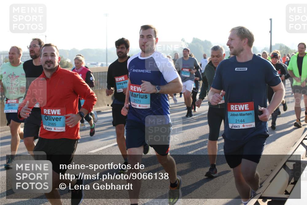 03.10.2025 - Köhlbrandbrückenlauf Lena Gebhardt http://msf.ph/oto/9066138 03.10.2025 09:22:57 Position 1 2026, 3416, 2165, 2168, 2171, 2144 meine-sportfotos.de
