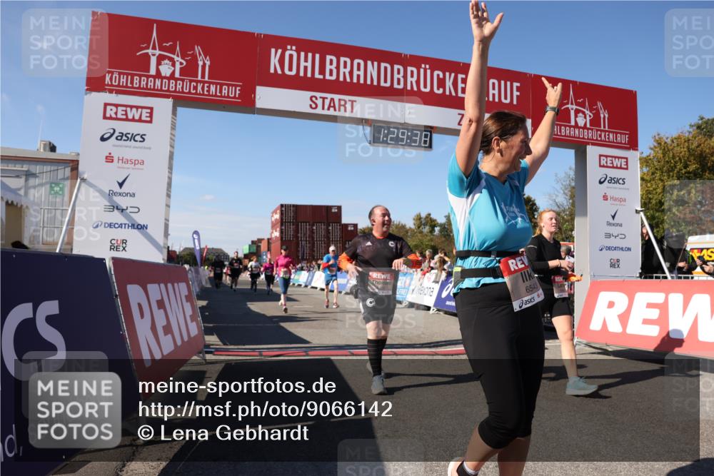 03.10.2025 - Köhlbrandbrückenlauf Lena Gebhardt http://msf.ph/oto/9066142 03.10.2025 13:29:38 Ziel 4629, 4660, 4720, 4733, 5119, 5120, 5470, 5482, 5601, 6093, 6156, 6215, 6334, 6335, 6336, 6351, 6387, 6439, 6539, 6543, 6554, 6555 meine-sportfotos.de