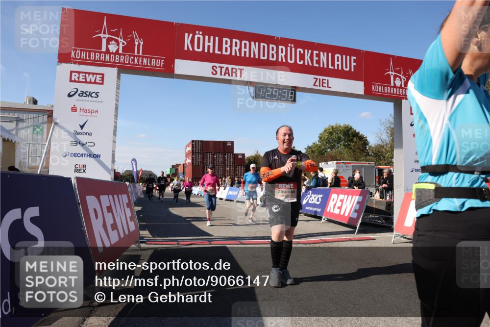 03.10.2025 - Köhlbrandbrückenlauf Lena Gebhardt http://msf.ph/oto/9066147 03.10.2025 13:29:39 Ziel 4629, 4660, 4720, 4733, 5119, 5120, 5470, 5482, 5601, 6093, 6156, 6215, 6334, 6335, 6336, 6351, 6387, 6439, 6539, 6543, 6554, 6555 meine-sportfotos.de