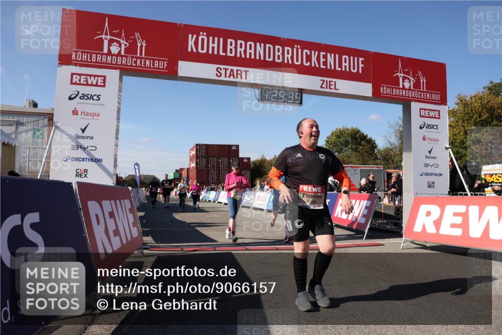 03.10.2025 - Köhlbrandbrückenlauf Lena Gebhardt http://msf.ph/oto/9066157 03.10.2025 13:29:39 Ziel 4629, 4660, 4720, 4733, 5119, 5120, 5470, 5482, 5601, 6093, 6156, 6215, 6334, 6335, 6336, 6351, 6387, 6439, 6539, 6543, 6554, 6555 meine-sportfotos.de
