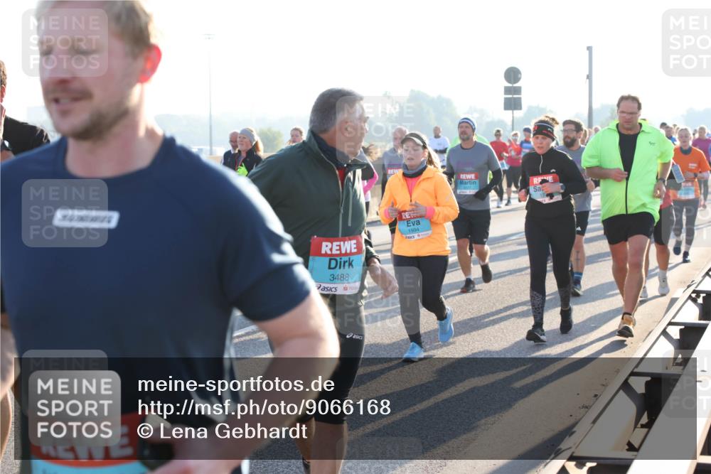 03.10.2025 - Köhlbrandbrückenlauf Lena Gebhardt http://msf.ph/oto/9066168 03.10.2025 09:22:58 Position 1 3488, 1994 meine-sportfotos.de