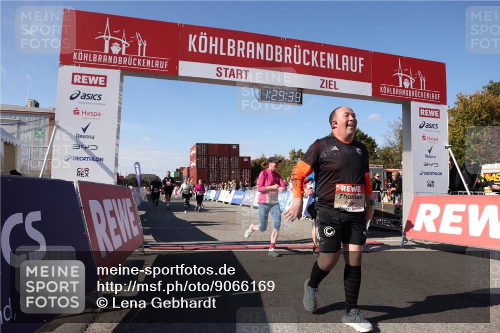 03.10.2025 - Köhlbrandbrückenlauf Lena Gebhardt http://msf.ph/oto/9066169 03.10.2025 13:29:40 Ziel 4629, 4660, 4720, 4733, 5119, 5120, 5470, 5482, 6093, 6215, 6334, 6335, 6336, 6351, 6387, 6439, 6539, 6543, 6554, 6555 meine-sportfotos.de