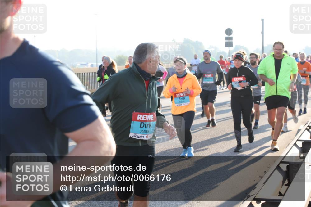 03.10.2025 - Köhlbrandbrückenlauf Lena Gebhardt http://msf.ph/oto/9066176 03.10.2025 09:22:58 Position 1 3488, 1994 meine-sportfotos.de