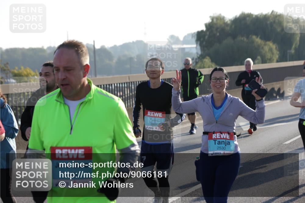 03.10.2025 - Köhlbrandbrückenlauf Jannik Wohlers http://msf.ph/oto/9066181 03.10.2025 09:27:08 Position 3 2480, 3801, 2530 meine-sportfotos.de