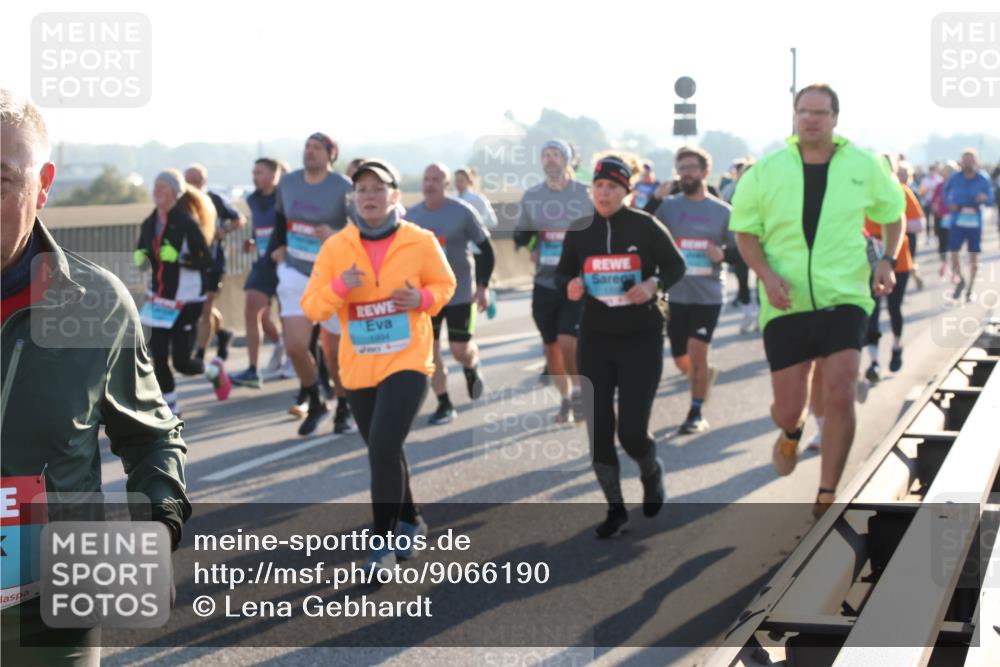 03.10.2025 - Köhlbrandbrückenlauf Lena Gebhardt http://msf.ph/oto/9066190 03.10.2025 09:22:59 Position 1 1004 meine-sportfotos.de