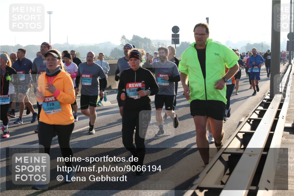 03.10.2025 - Köhlbrandbrückenlauf Lena Gebhardt http://msf.ph/oto/9066194 03.10.2025 09:22:59 Position 1 1994, 3022, 1724 meine-sportfotos.de
