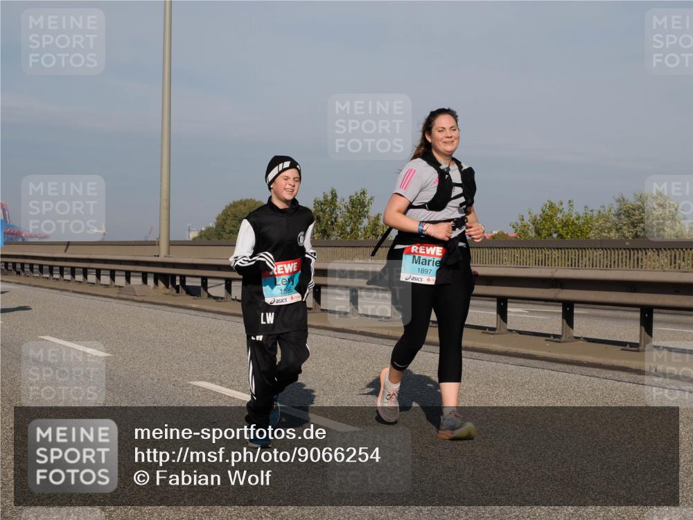 03.10.2025 - Köhlbrandbrückenlauf Fabian Wolf http://msf.ph/oto/9066254 03.10.2025 10:09:16 Position 3 1896, 1897 meine-sportfotos.de