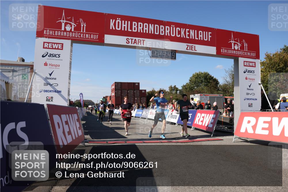 03.10.2025 - Köhlbrandbrückenlauf Lena Gebhardt http://msf.ph/oto/9066261 03.10.2025 13:29:48 Ziel 4629, 4660, 4714, 4720, 4733, 4825, 5119, 5120, 5260, 5333, 5574, 5930, 5944, 6066, 6093, 6215, 6234 meine-sportfotos.de