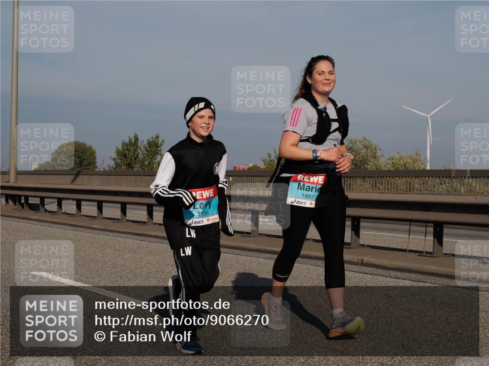 03.10.2025 - Köhlbrandbrückenlauf Fabian Wolf http://msf.ph/oto/9066270 03.10.2025 10:09:16 Position 3 1896, 1897 meine-sportfotos.de