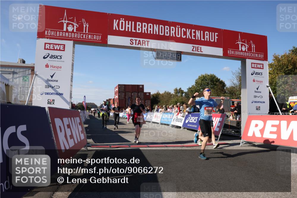 03.10.2025 - Köhlbrandbrückenlauf Lena Gebhardt http://msf.ph/oto/9066272 03.10.2025 13:29:49 Ziel 4629, 4660, 4714, 4720, 4733, 4825, 5119, 5120, 5260, 5333, 5574, 5930, 5944, 6066, 6093, 6215, 6234, 6698 meine-sportfotos.de