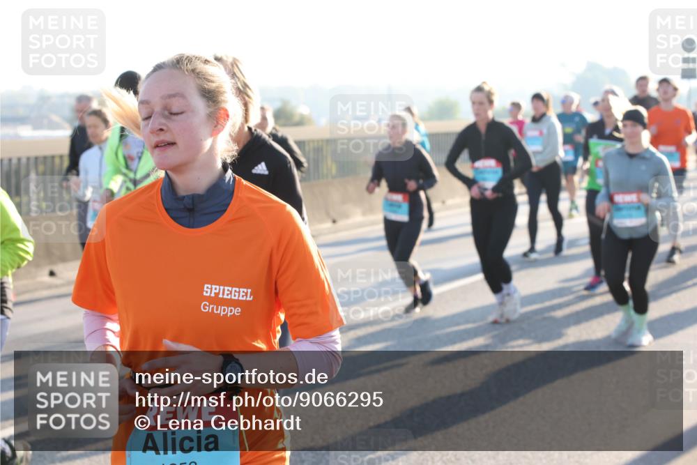 03.10.2025 - Köhlbrandbrückenlauf Lena Gebhardt http://msf.ph/oto/9066295 03.10.2025 09:23:03 Position 1  meine-sportfotos.de