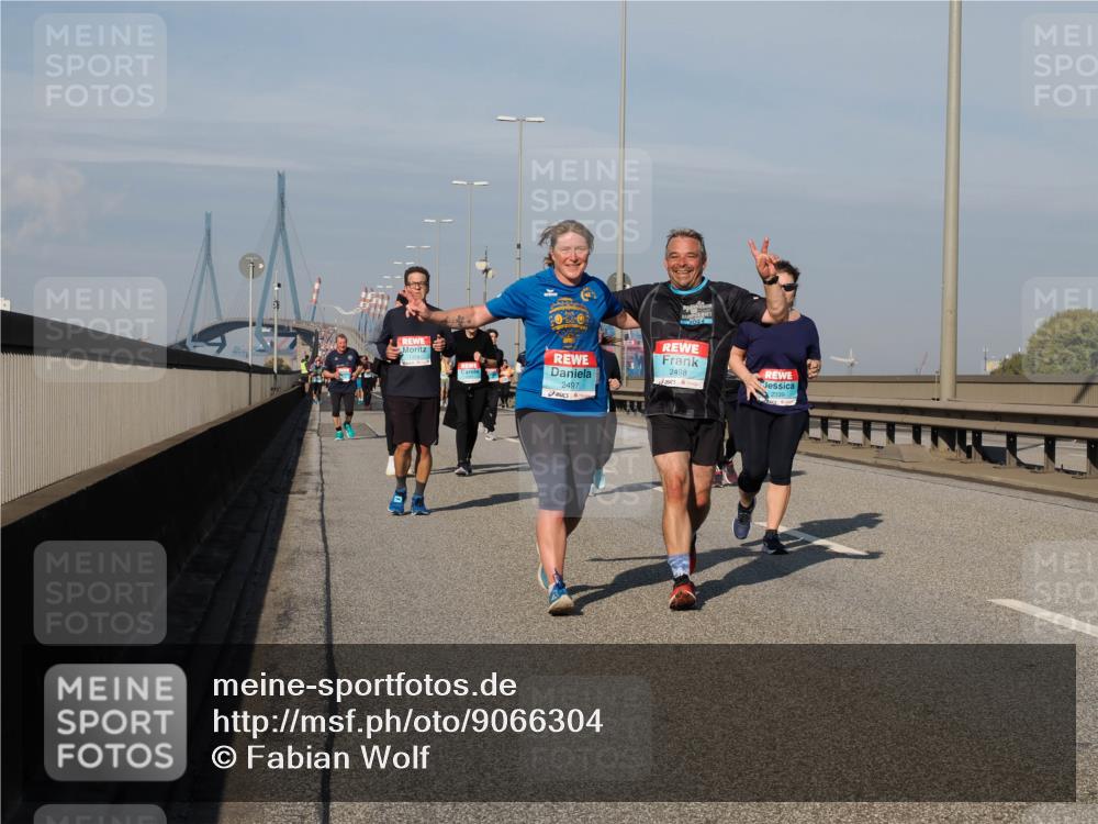 03.10.2025 - Köhlbrandbrückenlauf Fabian Wolf http://msf.ph/oto/9066304 03.10.2025 10:09:18 Position 3 2024, 2497, 2498, 2339 meine-sportfotos.de