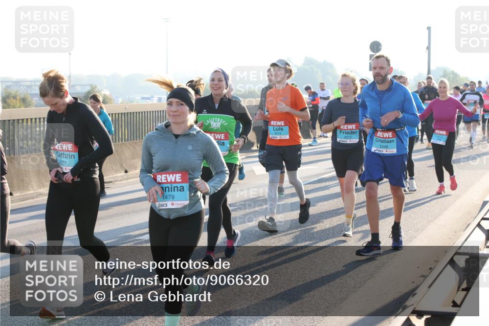 03.10.2025 - Köhlbrandbrückenlauf Lena Gebhardt http://msf.ph/oto/9066320 03.10.2025 09:23:04 Position 1 2051, 1479, 3214, 3213, 2448 meine-sportfotos.de
