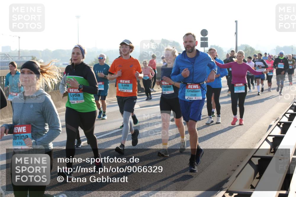 03.10.2025 - Köhlbrandbrückenlauf Lena Gebhardt http://msf.ph/oto/9066329 03.10.2025 09:23:04 Position 1 3619, 2025, 3214, 1479, 3213, 2448 meine-sportfotos.de