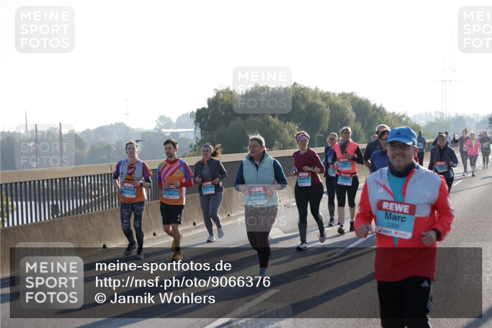 03.10.2025 - Köhlbrandbrückenlauf Jannik Wohlers http://msf.ph/oto/9066376 03.10.2025 09:27:23 Position 3 2515, 41, 2306 meine-sportfotos.de