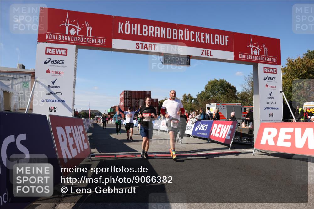 03.10.2025 - Köhlbrandbrückenlauf Lena Gebhardt http://msf.ph/oto/9066382 03.10.2025 13:29:55 Ziel 4714, 4825, 5260, 5333, 5369, 5574, 5587, 5621, 5930, 5944, 6066, 6234, 6570, 6698 meine-sportfotos.de