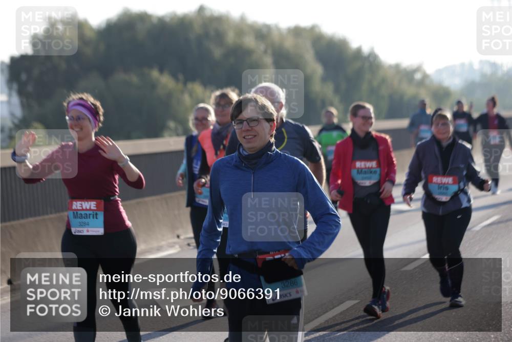 03.10.2025 - Köhlbrandbrückenlauf Jannik Wohlers http://msf.ph/oto/9066391 03.10.2025 09:27:25 Position 3 3284, 20, 3286 meine-sportfotos.de