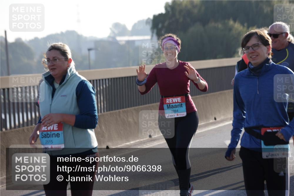 03.10.2025 - Köhlbrandbrückenlauf Jannik Wohlers http://msf.ph/oto/9066398 03.10.2025 09:27:25 Position 3 2515, 3284, 3286 meine-sportfotos.de