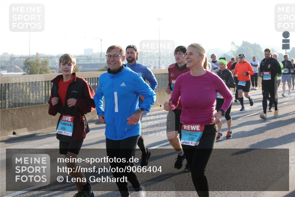 03.10.2025 - Köhlbrandbrückenlauf Lena Gebhardt http://msf.ph/oto/9066404 03.10.2025 09:23:07 Position 1 3635, 3783 meine-sportfotos.de