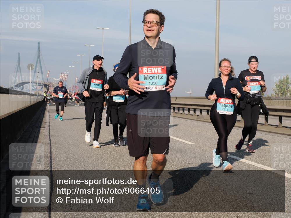 03.10.2025 - Köhlbrandbrückenlauf Fabian Wolf http://msf.ph/oto/9066405 03.10.2025 10:09:23 Position 3 2526, 2557, 1358, 2375, 3754 meine-sportfotos.de