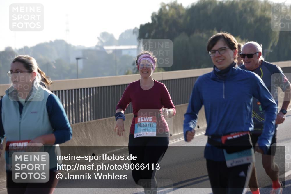 03.10.2025 - Köhlbrandbrückenlauf Jannik Wohlers http://msf.ph/oto/9066413 03.10.2025 09:27:25 Position 3 2515, 3284, 3288 meine-sportfotos.de