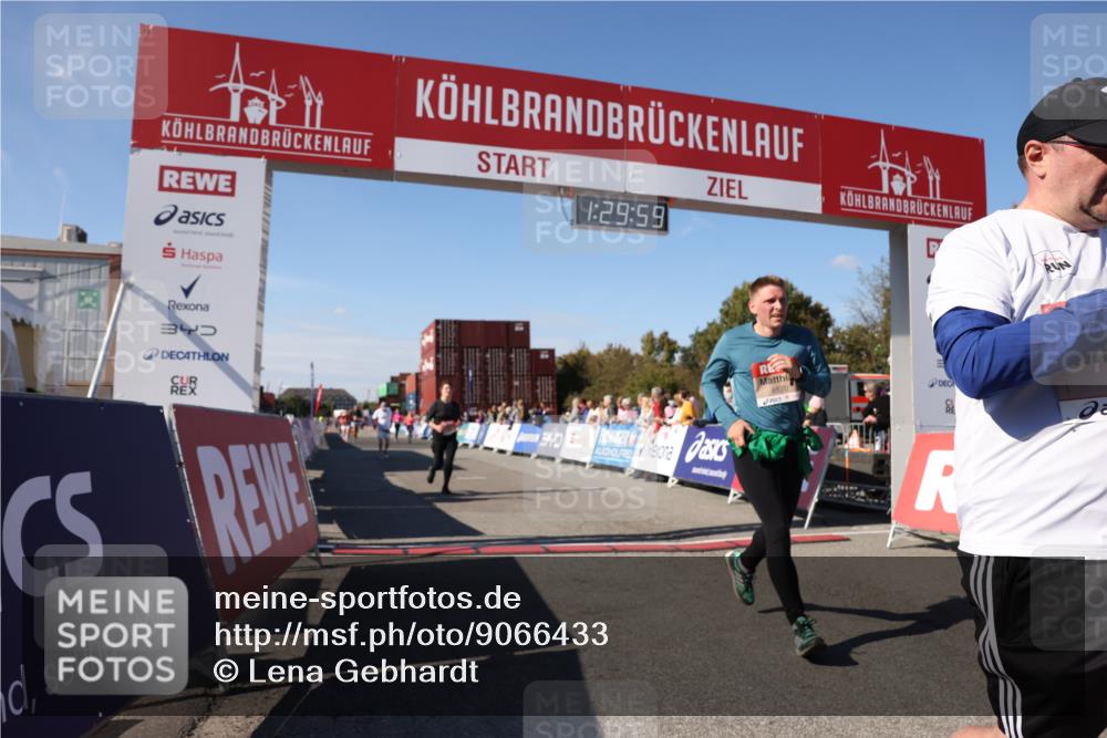 03.10.2025 - Köhlbrandbrückenlauf Lena Gebhardt http://msf.ph/oto/9066433 03.10.2025 13:29:59 Ziel 4459, 4714, 4825, 5369, 5587, 5621, 5930, 5944, 6066, 6234, 6570, 6698 meine-sportfotos.de