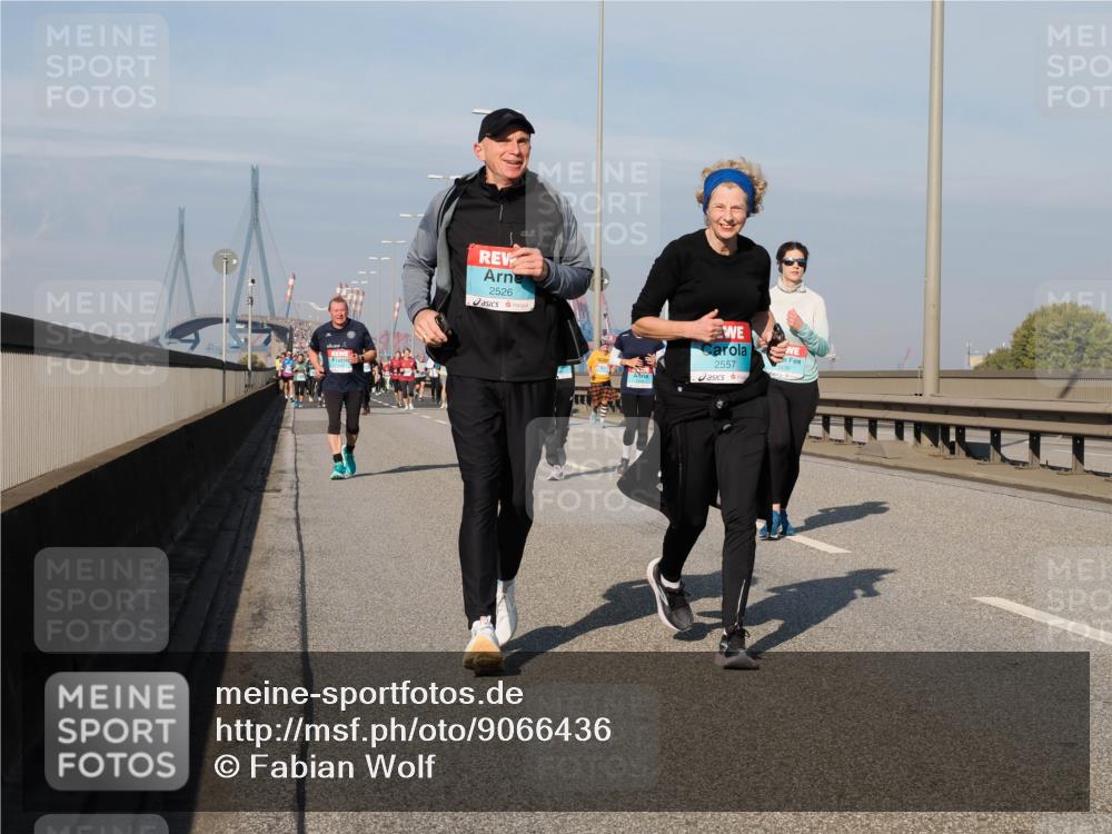03.10.2025 - Köhlbrandbrückenlauf Fabian Wolf http://msf.ph/oto/9066436 03.10.2025 10:09:25 Position 3 2526, 2557 meine-sportfotos.de
