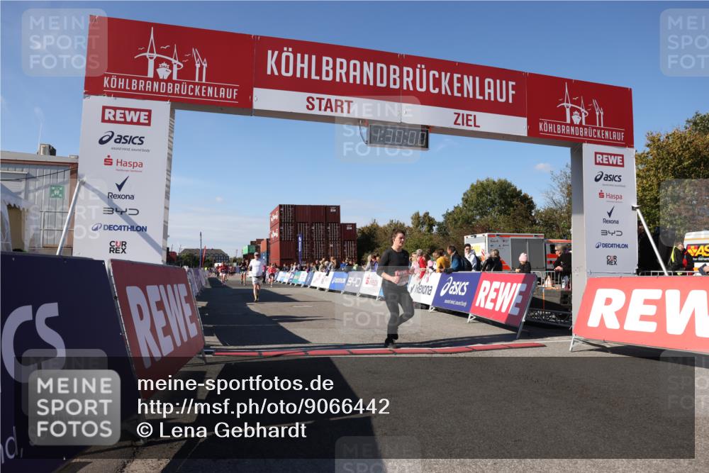 03.10.2025 - Köhlbrandbrückenlauf Lena Gebhardt http://msf.ph/oto/9066442 03.10.2025 13:30:01 Ziel 4459, 4825, 5369, 5398, 5587, 5621, 5930, 5944, 6234, 6570, 6698 meine-sportfotos.de