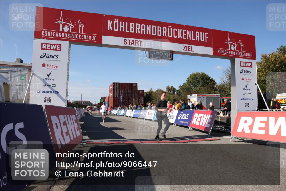 03.10.2025 - Köhlbrandbrückenlauf Lena Gebhardt http://msf.ph/oto/9066447 03.10.2025 13:30:01 Ziel 4459, 4825, 5369, 5398, 5587, 5621, 5930, 5944, 6234, 6570, 6698 meine-sportfotos.de
