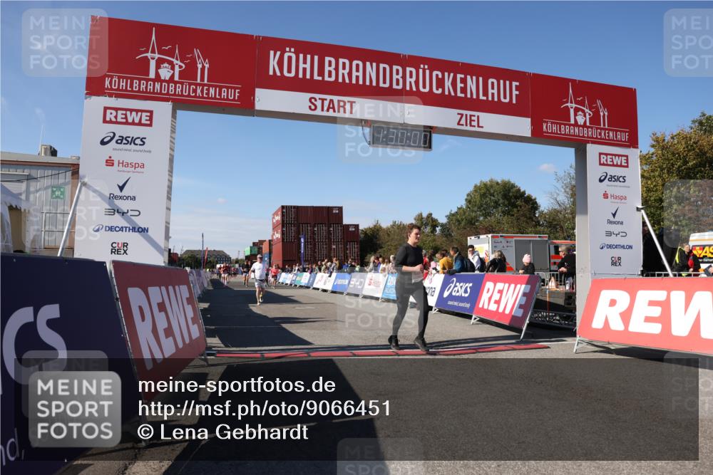 03.10.2025 - Köhlbrandbrückenlauf Lena Gebhardt http://msf.ph/oto/9066451 03.10.2025 13:30:01 Ziel 4459, 4825, 5369, 5398, 5587, 5621, 5930, 5944, 6234, 6570, 6698 meine-sportfotos.de