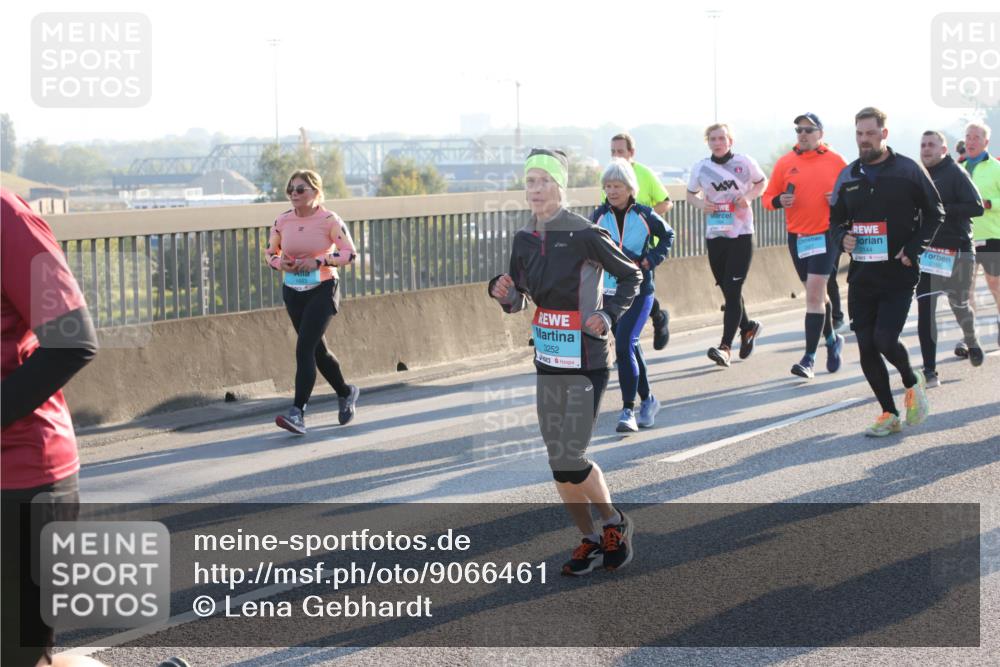 03.10.2025 - Köhlbrandbrückenlauf Lena Gebhardt http://msf.ph/oto/9066461 03.10.2025 09:23:09 Position 1 1683, 3252, 3144 meine-sportfotos.de