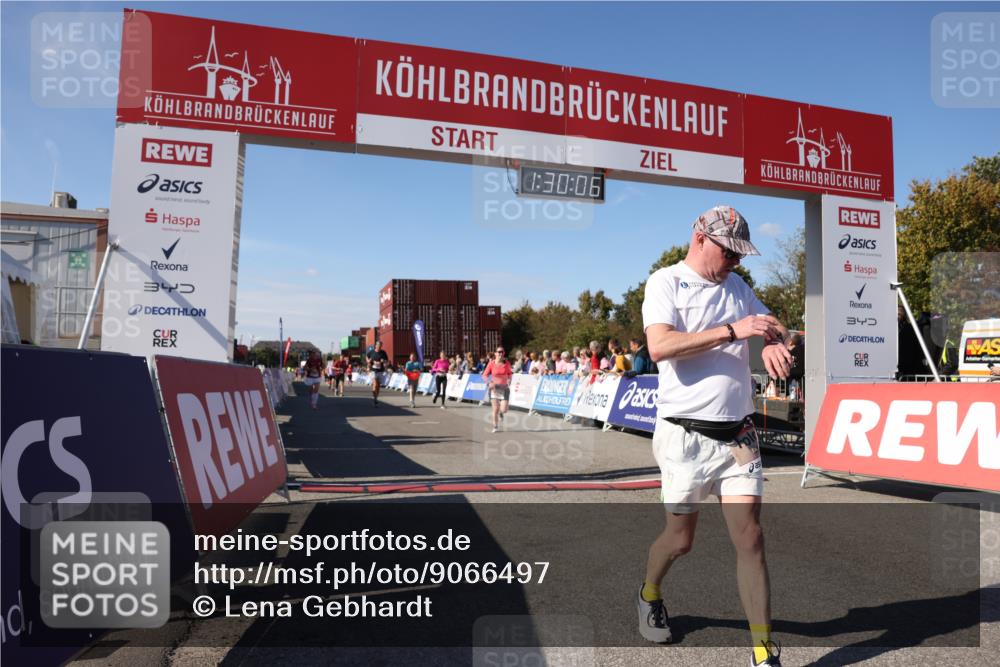03.10.2025 - Köhlbrandbrückenlauf Lena Gebhardt http://msf.ph/oto/9066497 03.10.2025 13:30:07 Ziel 4459, 5038, 5151, 5153, 5161, 5369, 5398, 6570 meine-sportfotos.de