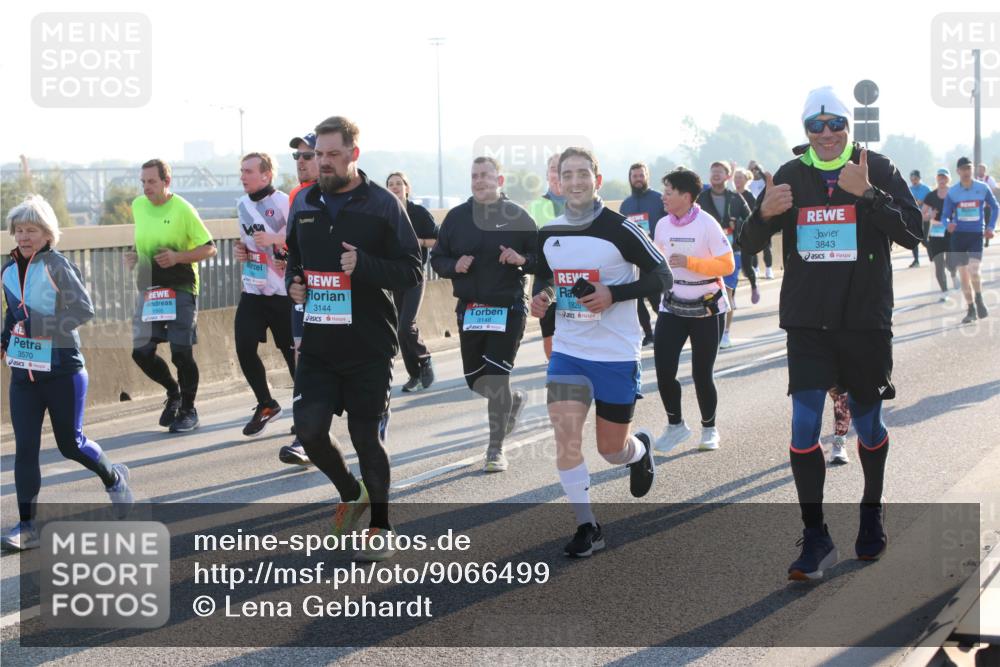 03.10.2025 - Köhlbrandbrückenlauf Lena Gebhardt http://msf.ph/oto/9066499 03.10.2025 09:23:10 Position 1 3570, 3144, 1820, 3148, 3843 meine-sportfotos.de
