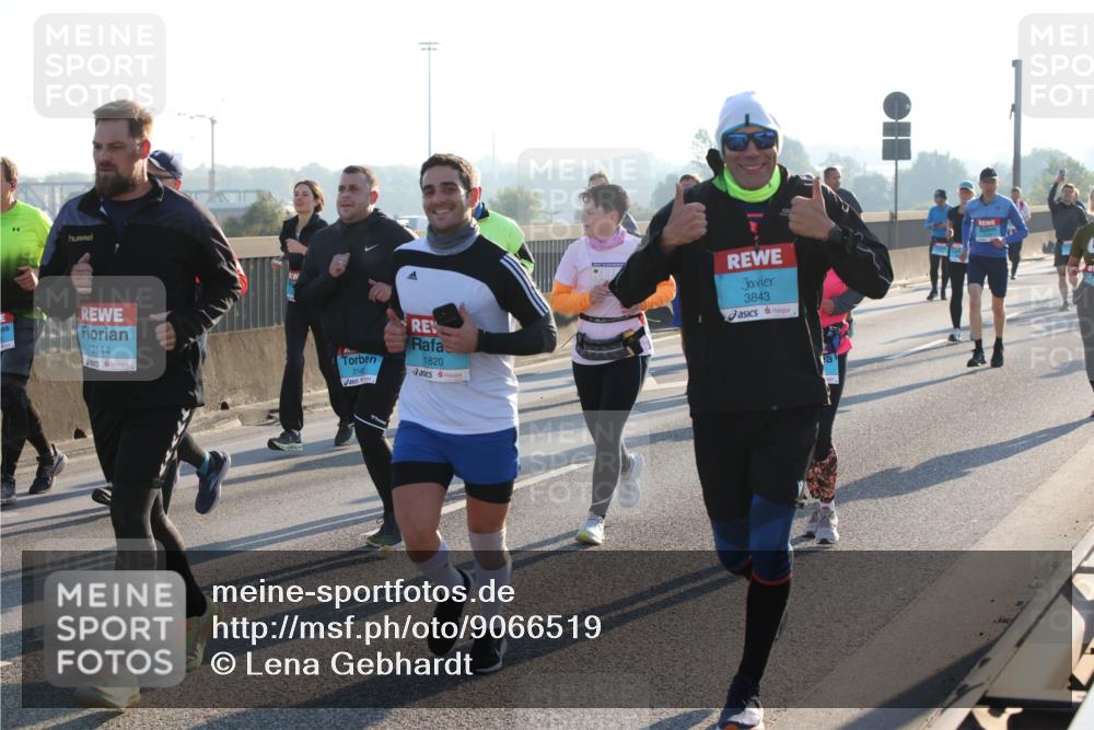 03.10.2025 - Köhlbrandbrückenlauf Lena Gebhardt http://msf.ph/oto/9066519 03.10.2025 09:23:11 Position 1 3144, 3148, 1820, 3843 meine-sportfotos.de