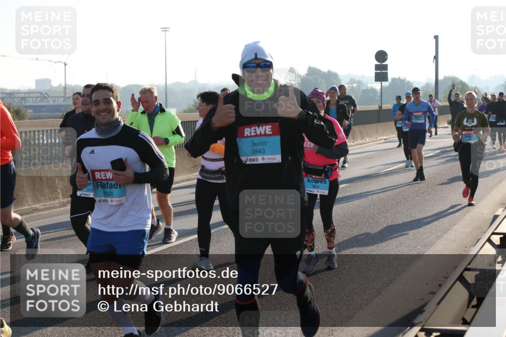 03.10.2025 - Köhlbrandbrückenlauf Lena Gebhardt http://msf.ph/oto/9066527 03.10.2025 09:23:11 Position 1 314, 1820, 3843, 1804 meine-sportfotos.de
