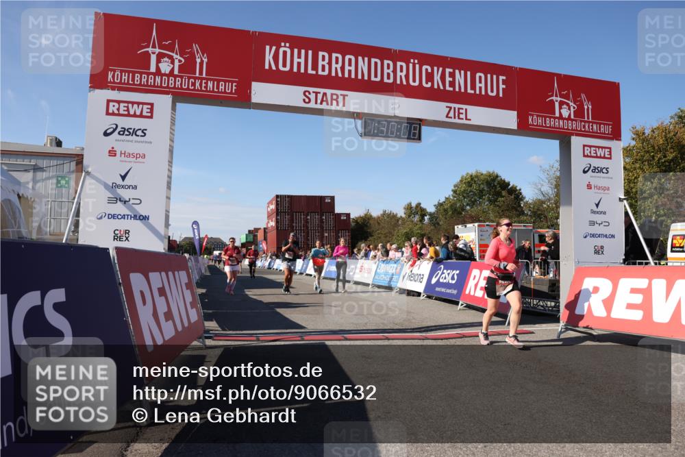 03.10.2025 - Köhlbrandbrückenlauf Lena Gebhardt http://msf.ph/oto/9066532 03.10.2025 13:30:09 Ziel 4459, 5038, 5079, 5151, 5153, 5161, 5369, 5398 meine-sportfotos.de