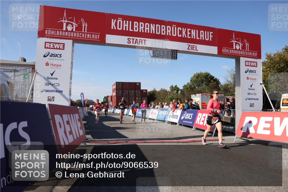 03.10.2025 - Köhlbrandbrückenlauf Lena Gebhardt http://msf.ph/oto/9066539 03.10.2025 13:30:09 Ziel 4459, 5038, 5079, 5151, 5153, 5161, 5369, 5398 meine-sportfotos.de