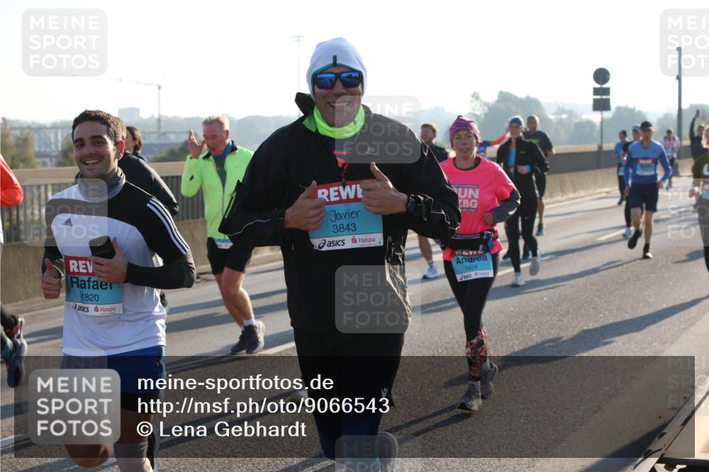 03.10.2025 - Köhlbrandbrückenlauf Lena Gebhardt http://msf.ph/oto/9066543 03.10.2025 09:23:11 Position 1 1820, 3843, 1804 meine-sportfotos.de