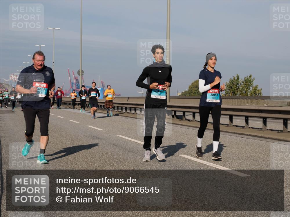 03.10.2025 - Köhlbrandbrückenlauf Fabian Wolf http://msf.ph/oto/9066545 03.10.2025 10:09:30 Position 3 08, 2264, 2263 meine-sportfotos.de