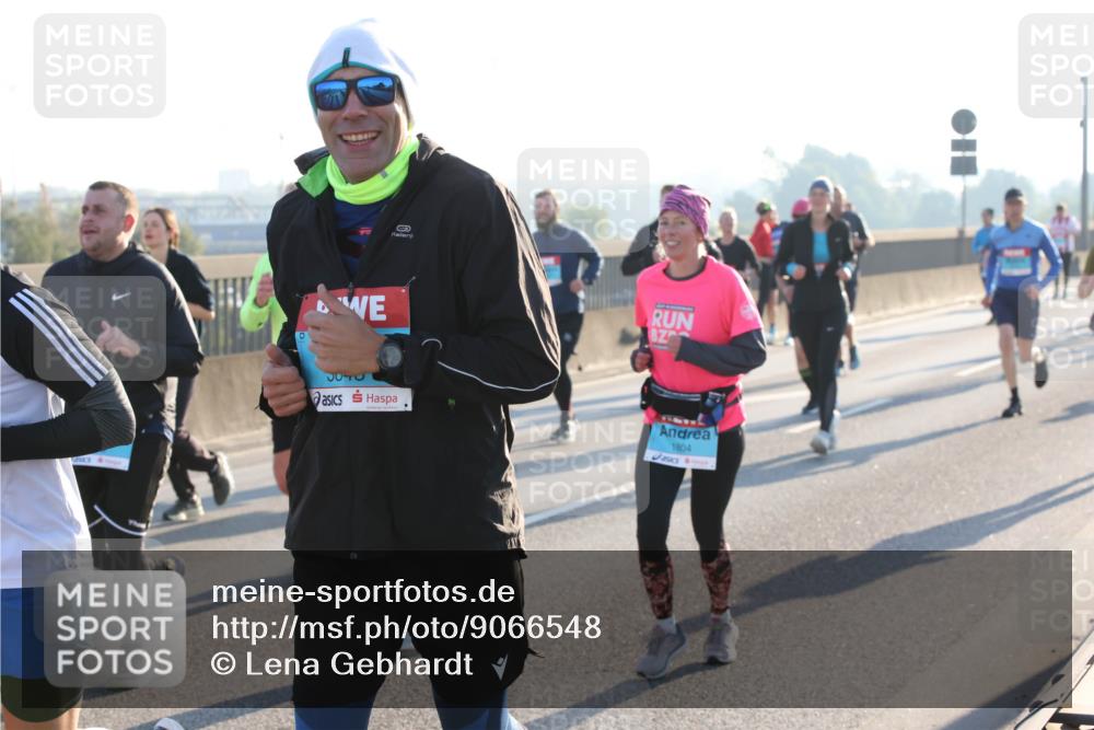 03.10.2025 - Köhlbrandbrückenlauf Lena Gebhardt http://msf.ph/oto/9066548 03.10.2025 09:23:12 Position 1 01, 1804 meine-sportfotos.de