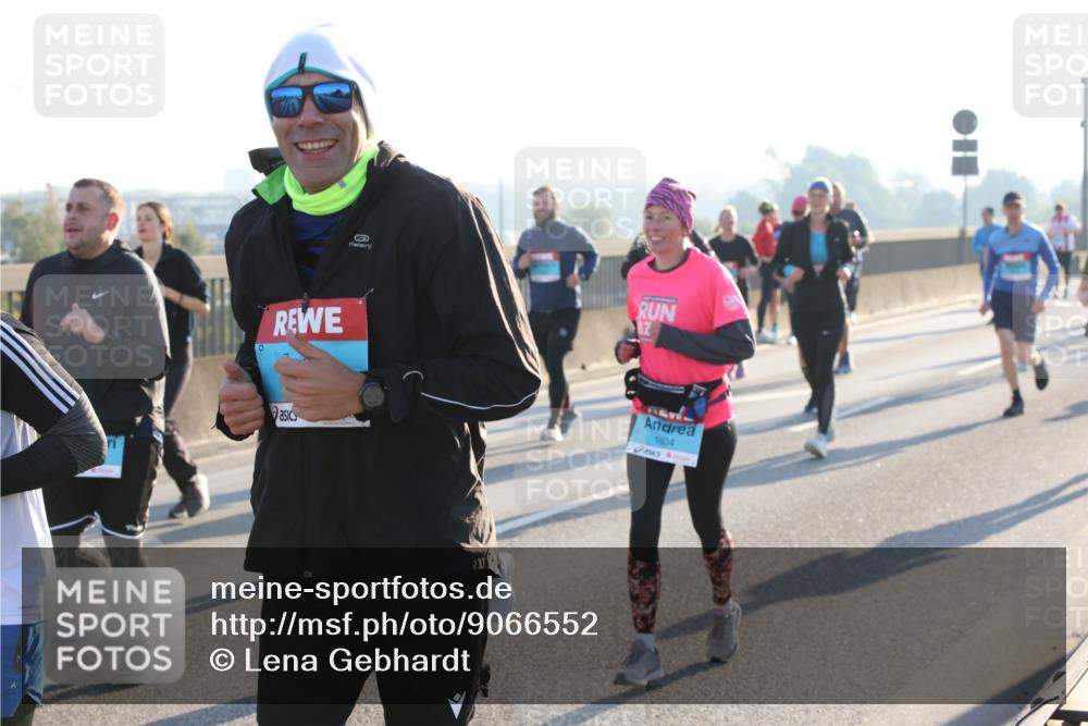 03.10.2025 - Köhlbrandbrückenlauf Lena Gebhardt http://msf.ph/oto/9066552 03.10.2025 09:23:12 Position 1 1804 meine-sportfotos.de
